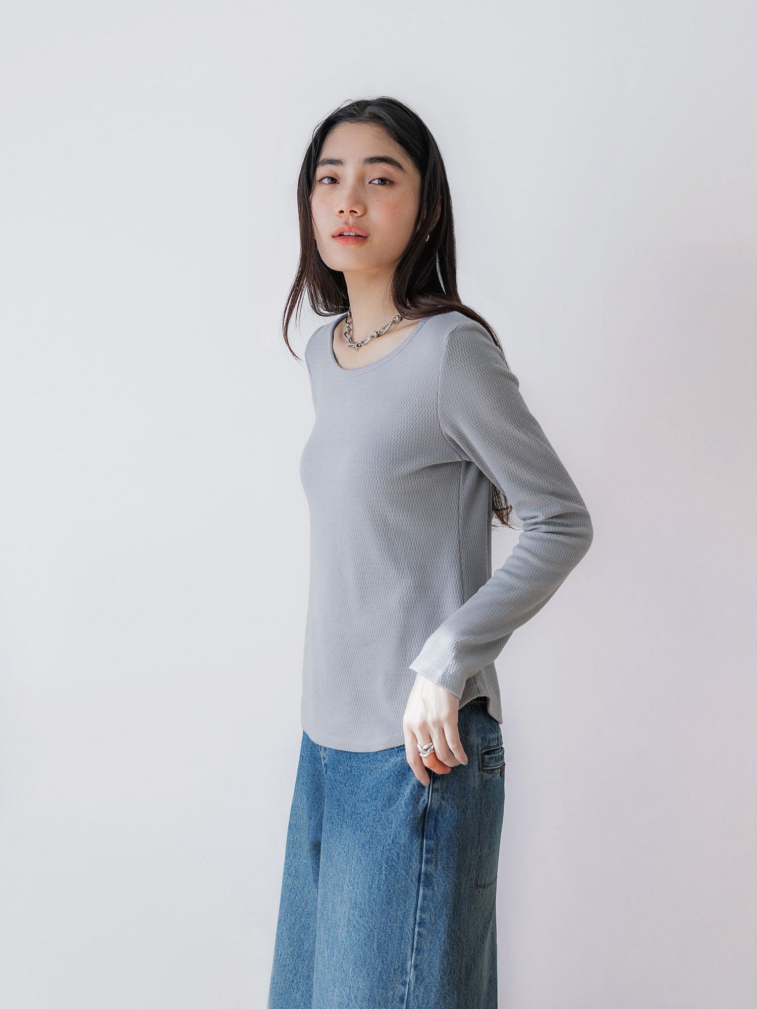 H172 B77 W56.5 H84.5 / 着用サイズ : size2