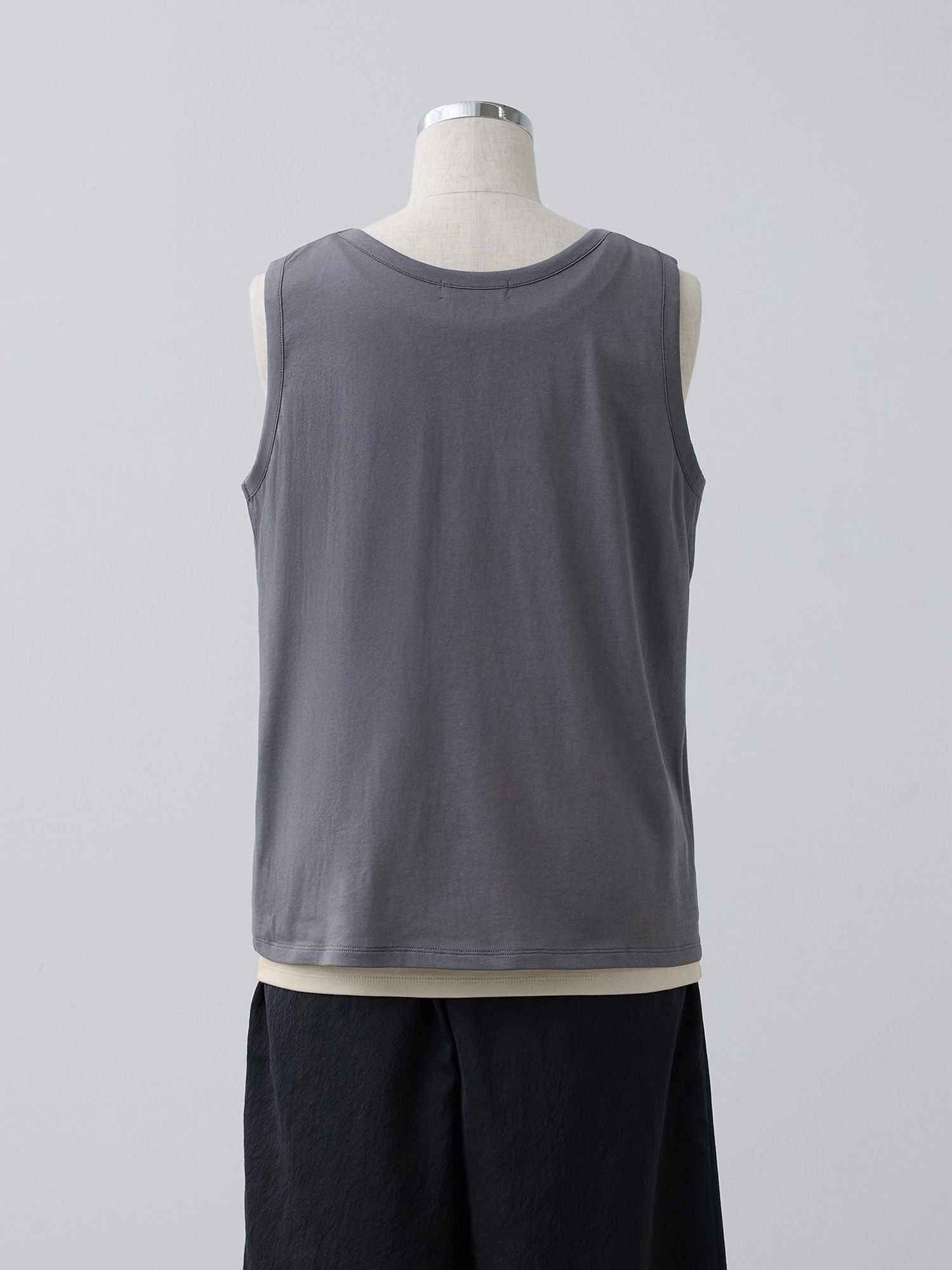 マルチウェイレイヤードタンクトップ