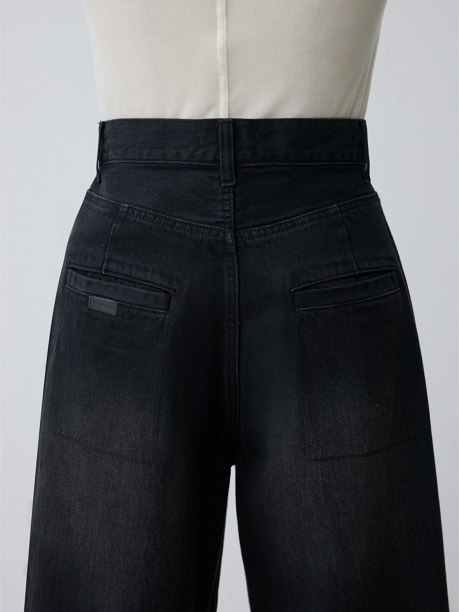 ソフトカーヴィーデニムパンツ