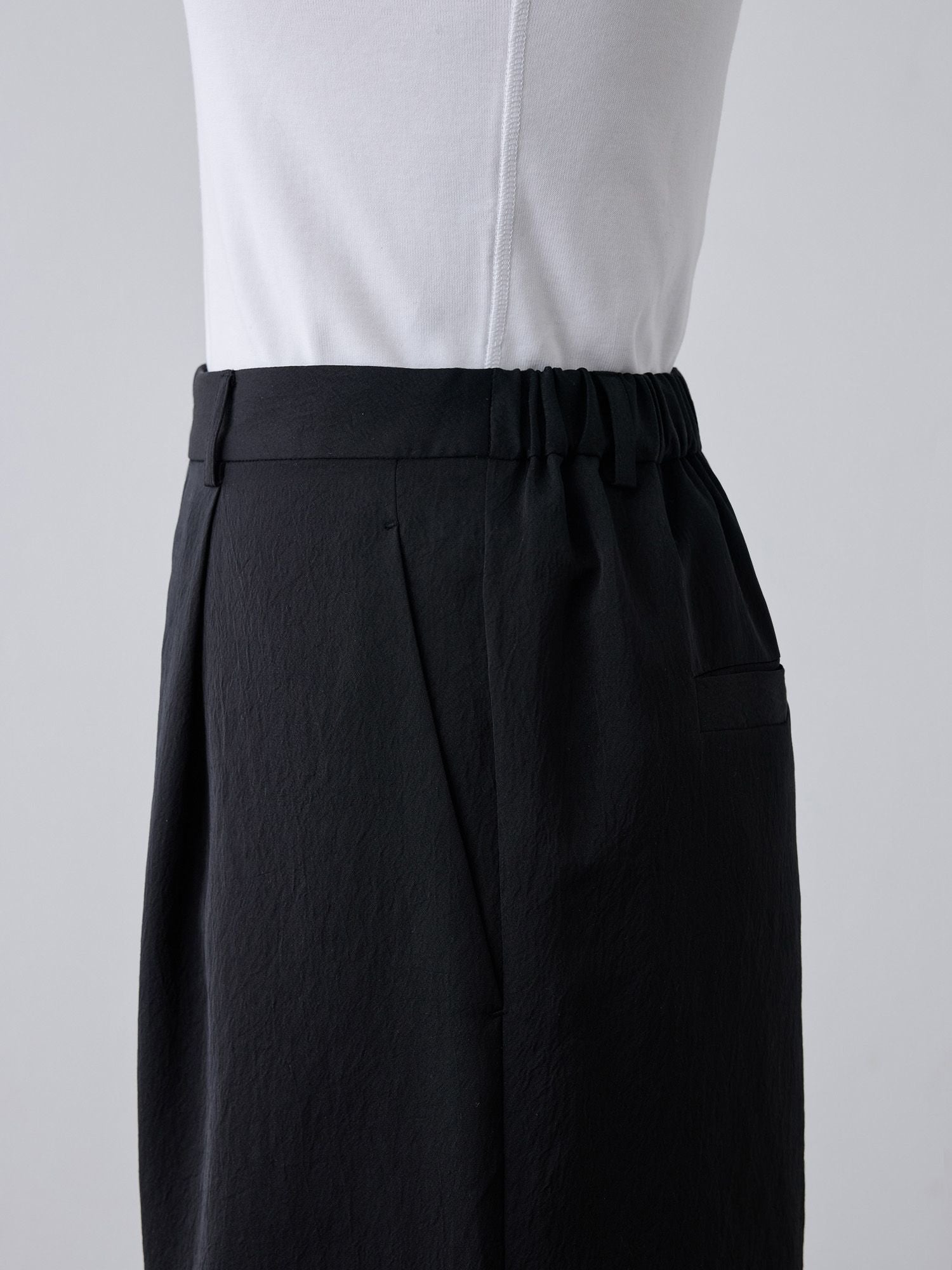 ウォッシャブルサテンスラックス