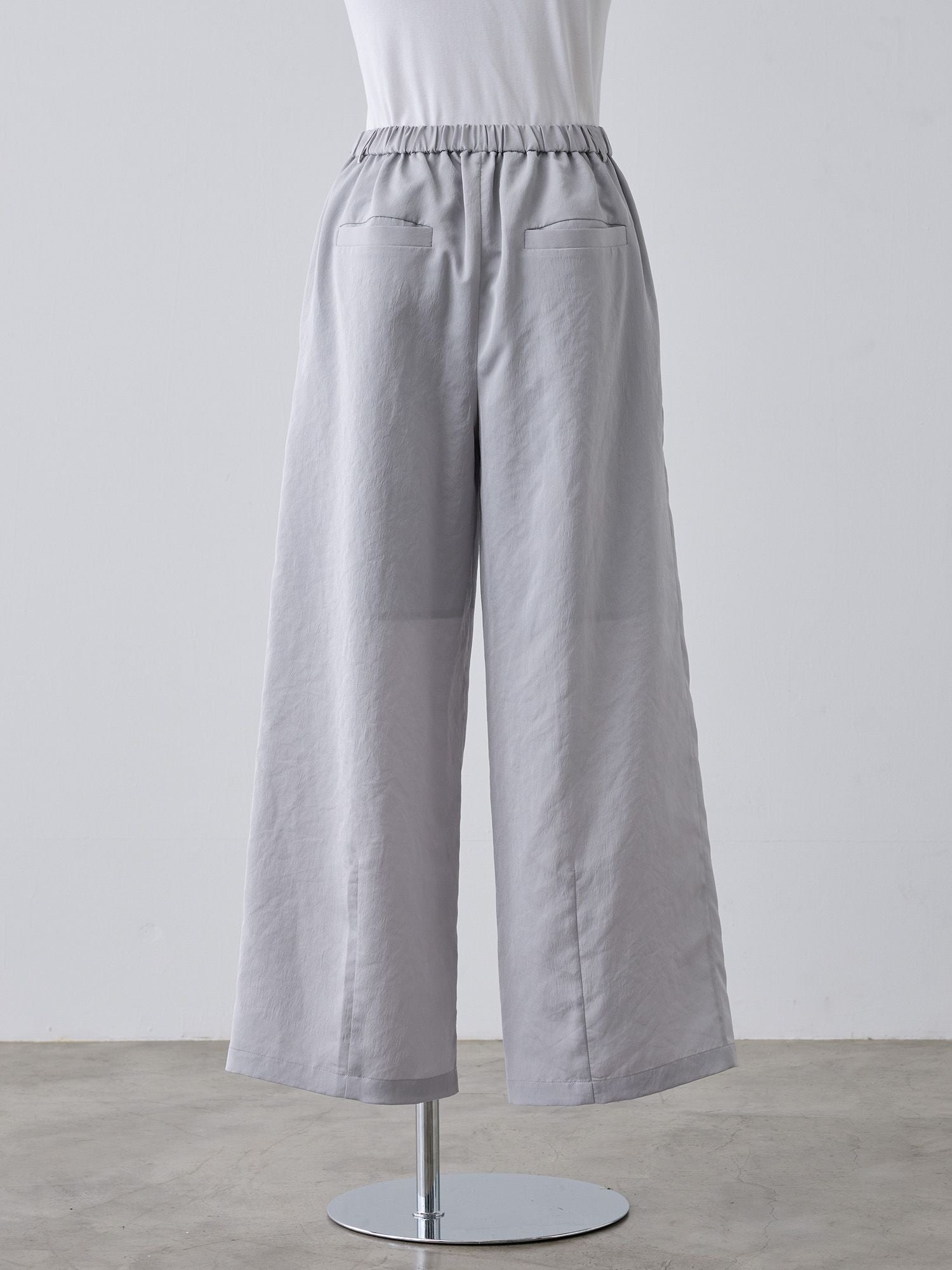 ウォッシャブルサテンスラックス