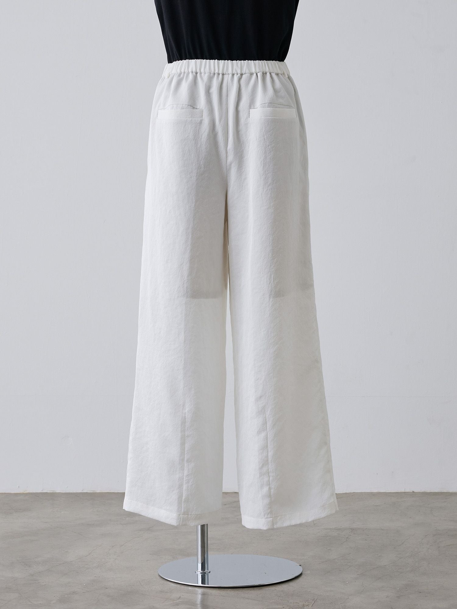 ウォッシャブルサテンスラックス