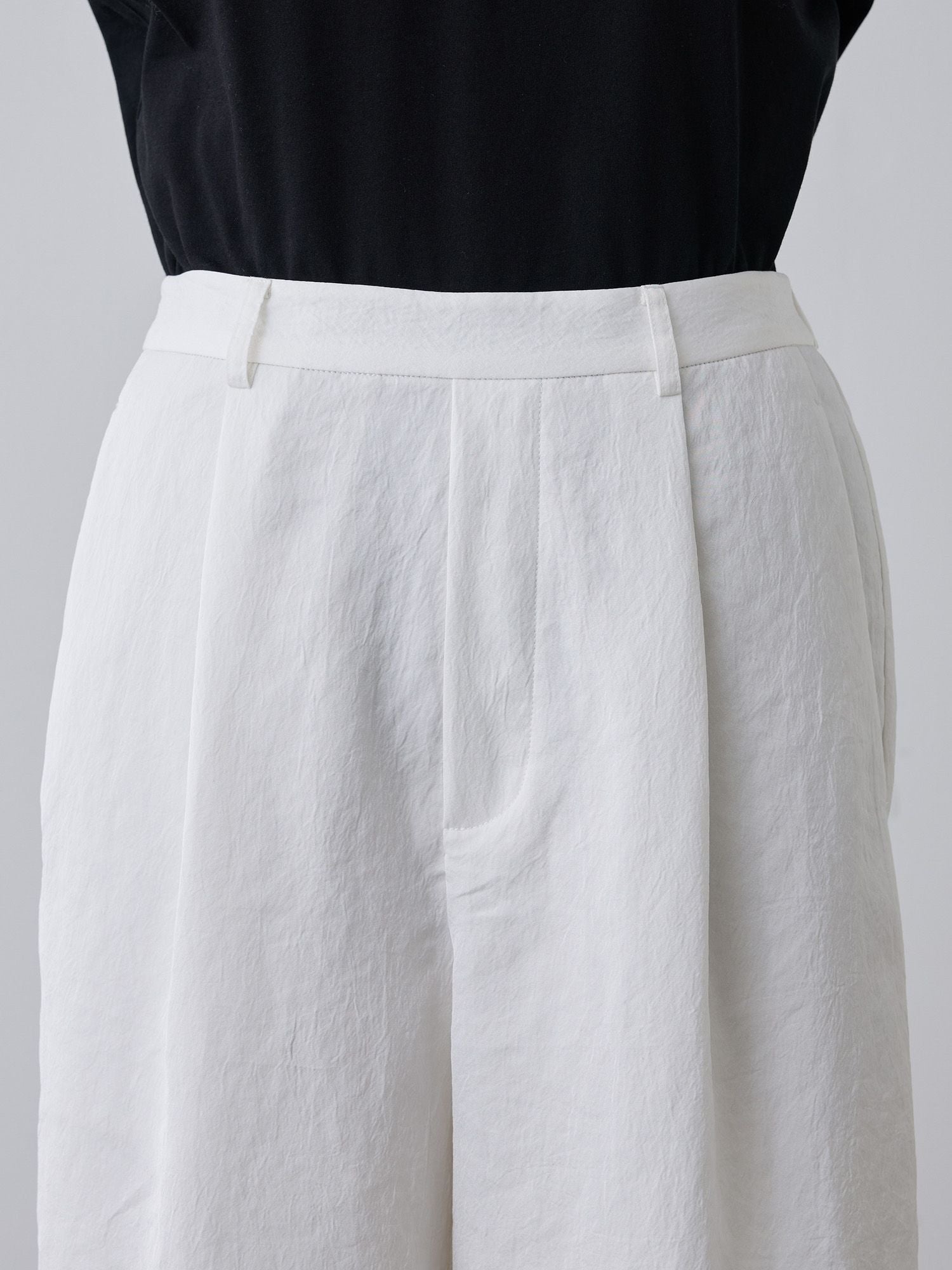 ウォッシャブルサテンスラックス