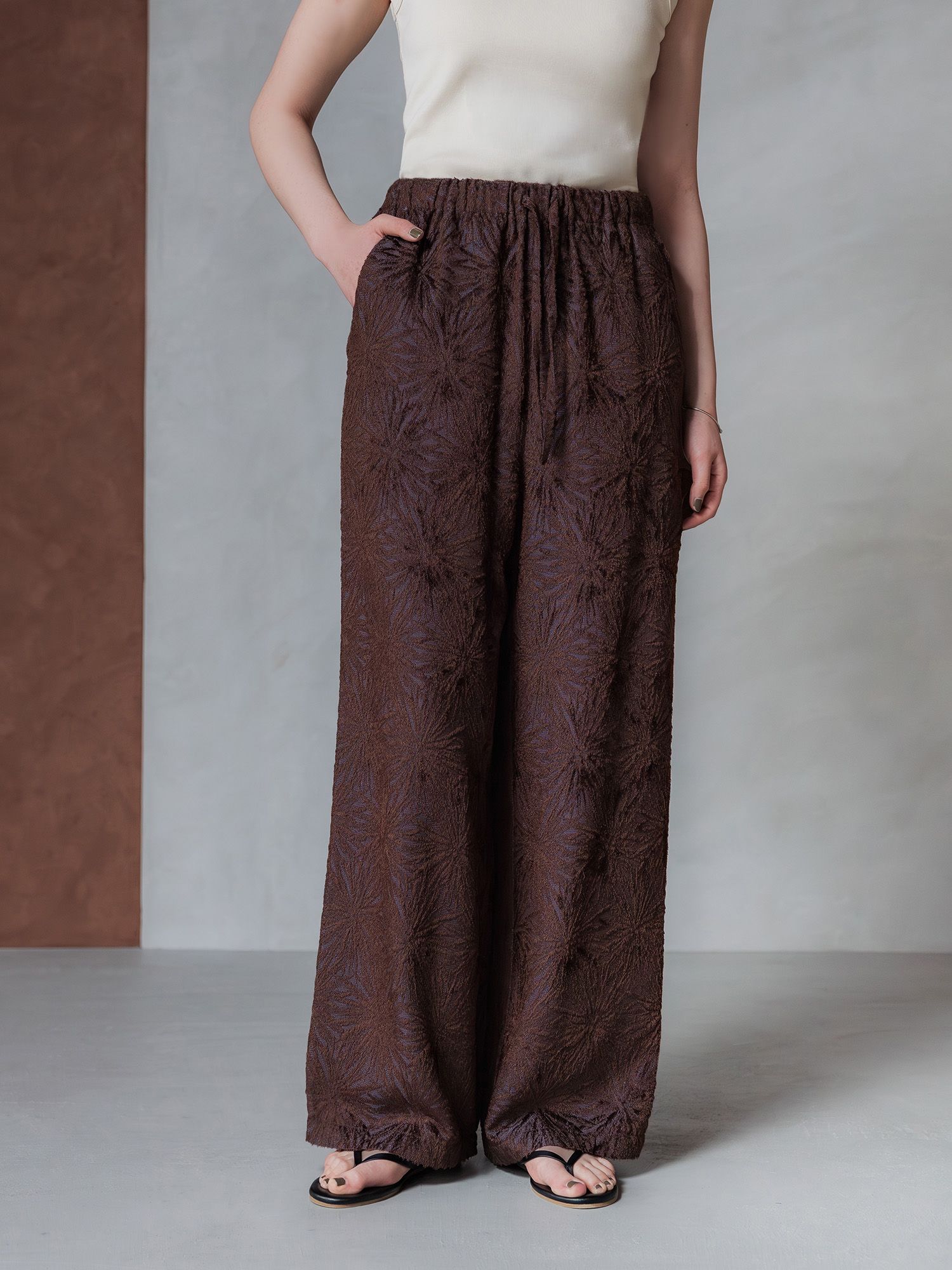 H173 B83 W66 H96 / 着用サイズ : サンプル