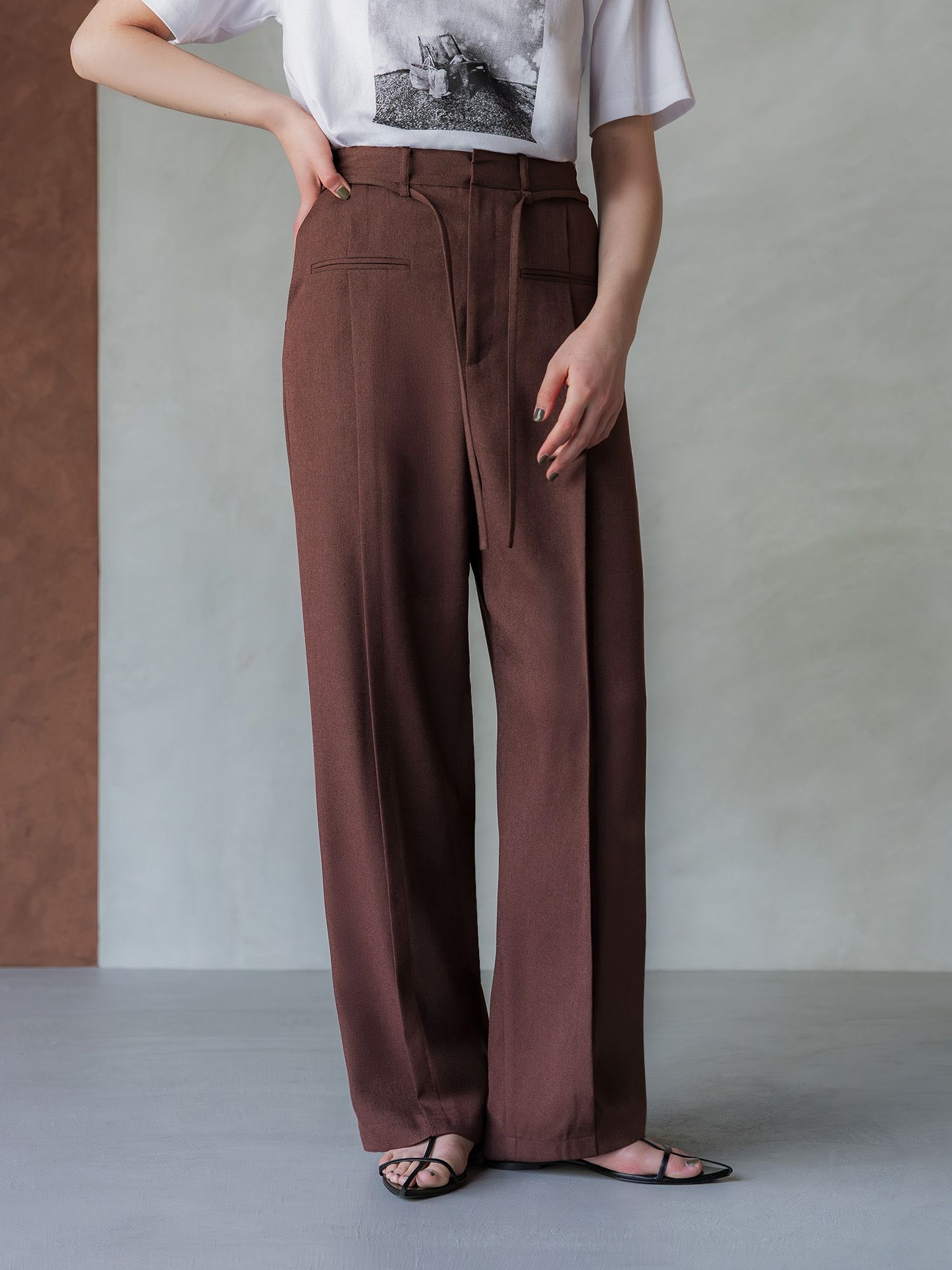 H173 B83 W66 H96 / 着用サイズ : サンプル