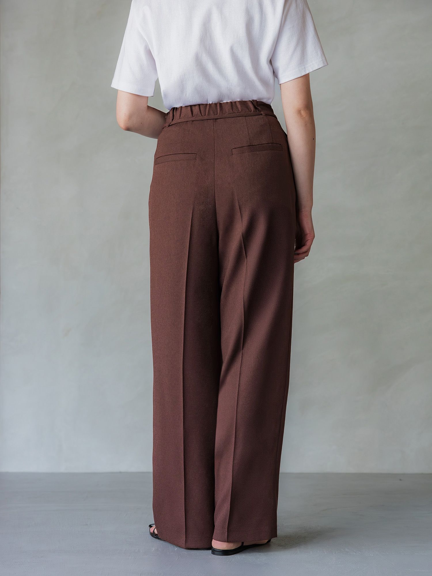 H173 B83 W66 H96 / 着用サイズ : サンプル