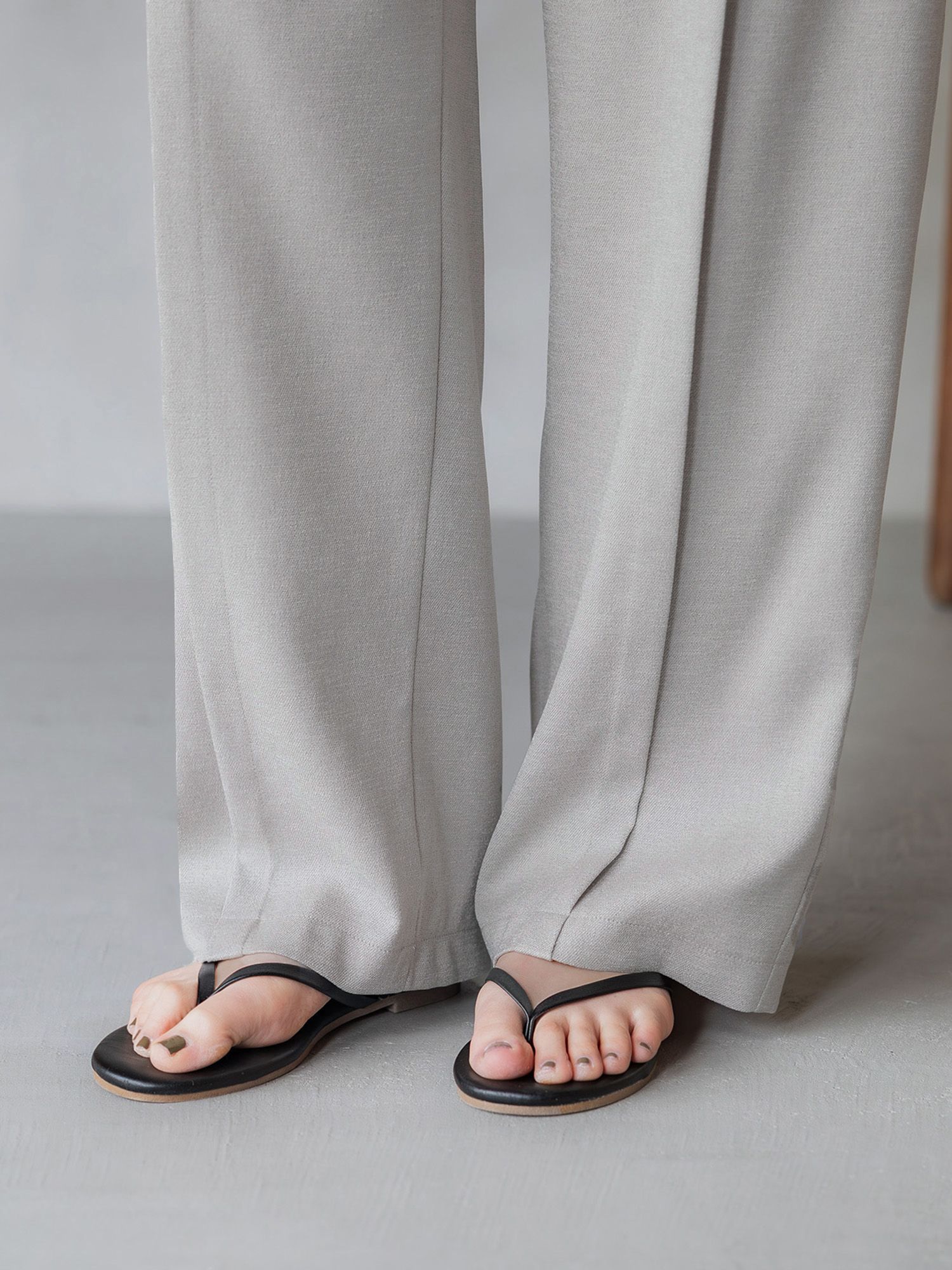 H173 B83 W66 H96 / 着用サイズ : サンプル