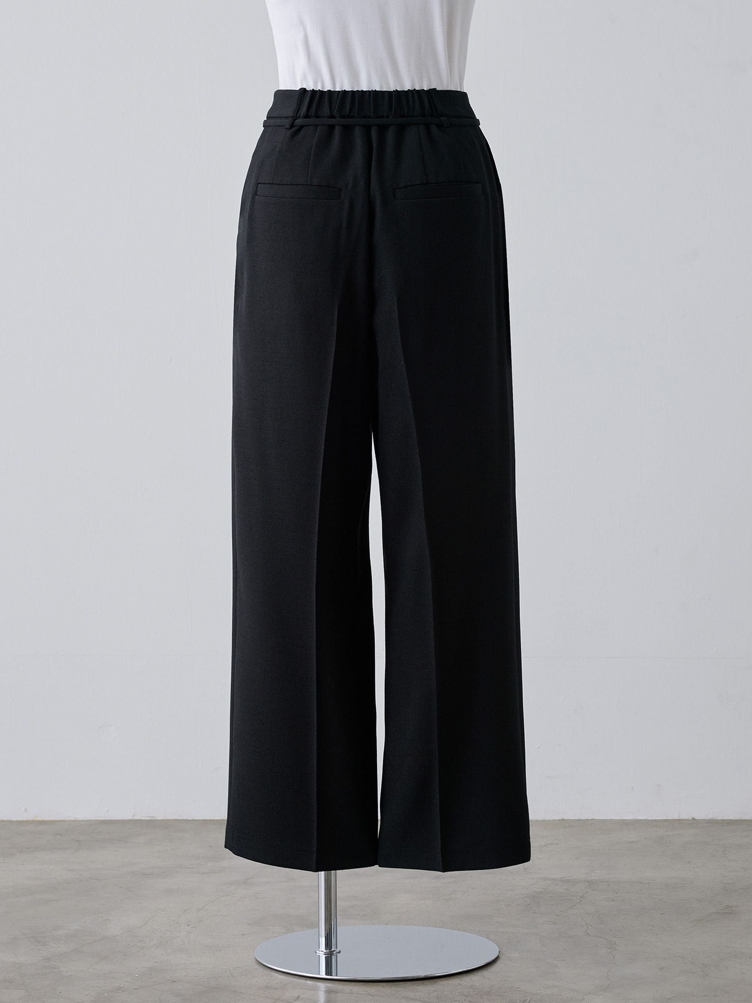 ピンタックスラブストレートパンツ