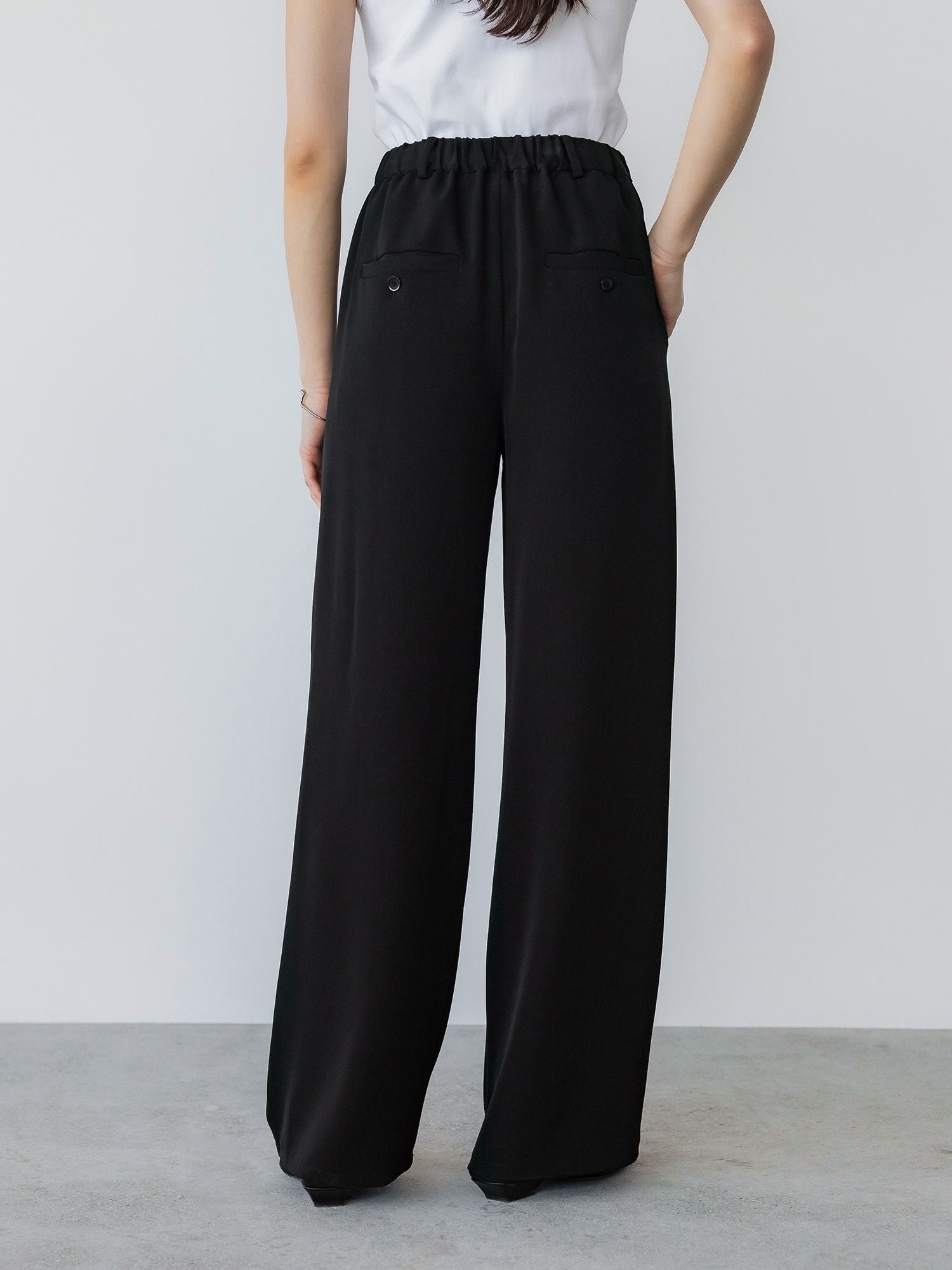 H167 B81 W57 H89 / 着用サイズ : サンプル