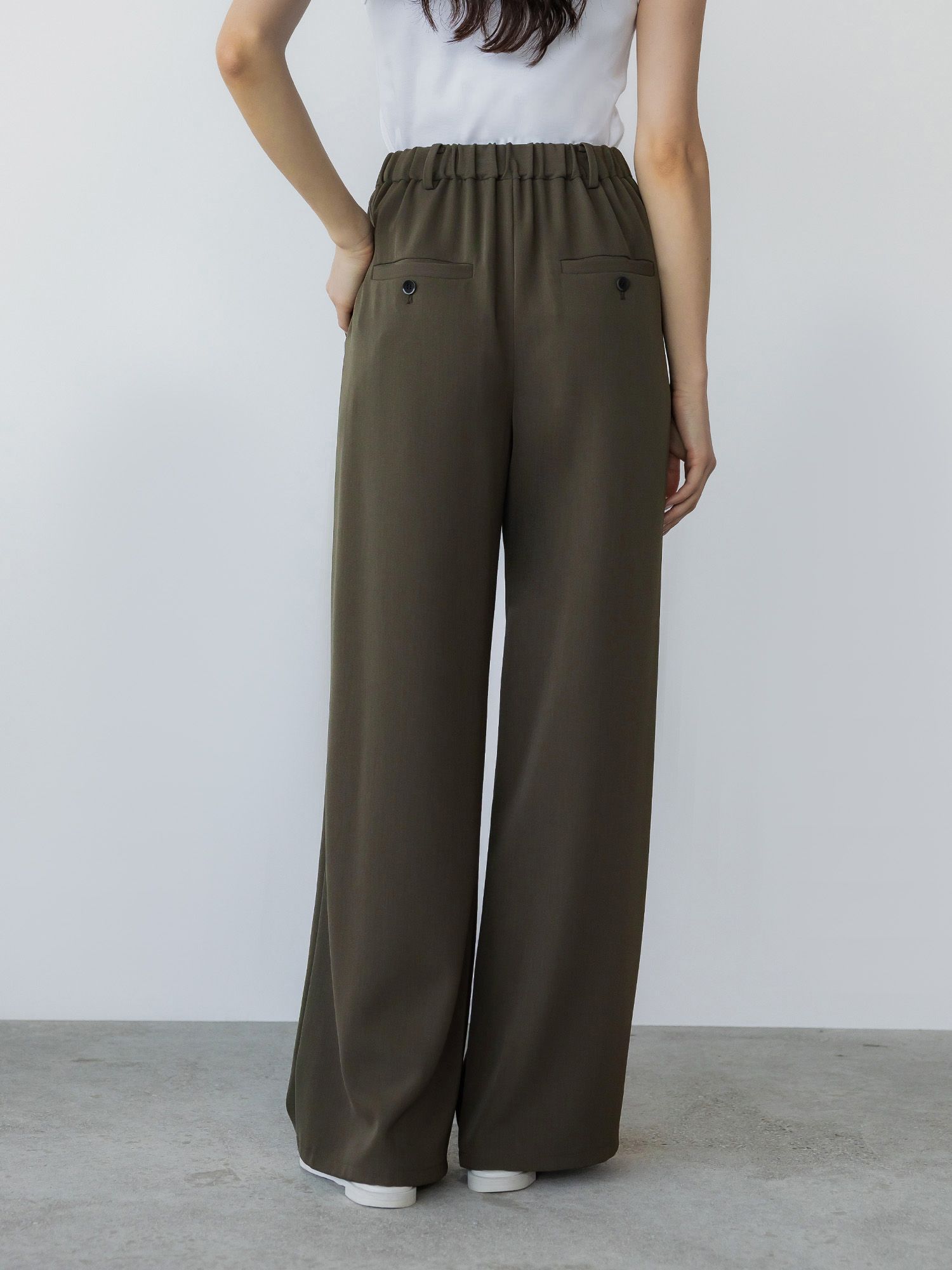 H167 B81 W57 H89 / 着用サイズ : サンプル