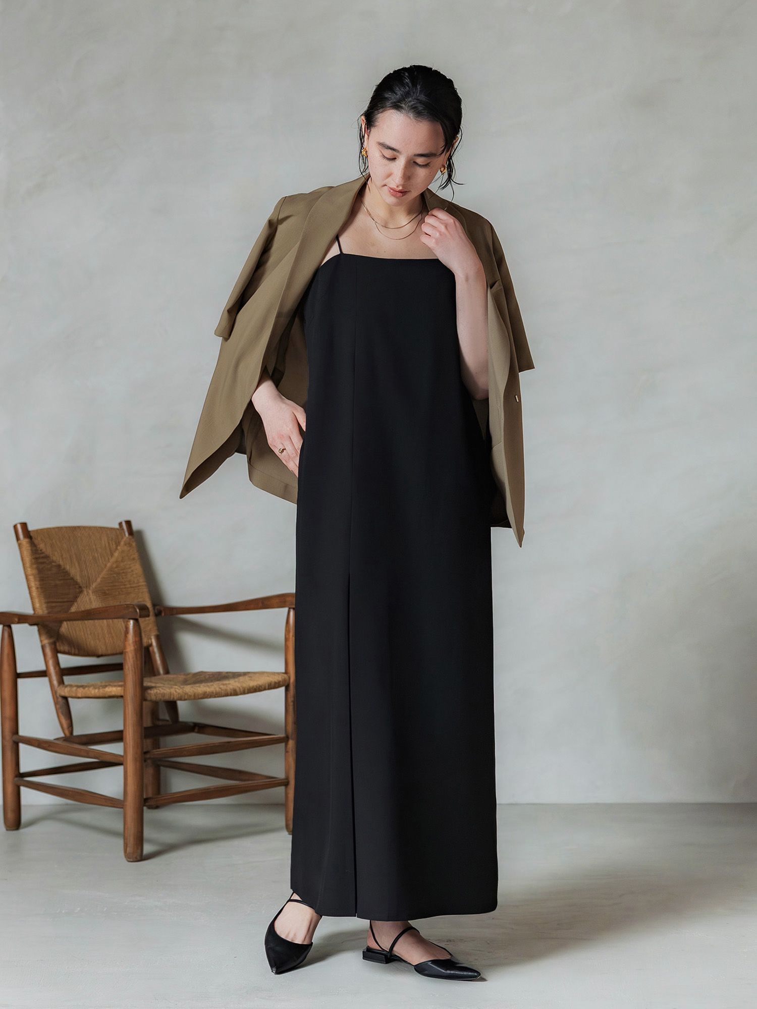 H173 B83 W66 H96 / 着用サイズ : サンプル