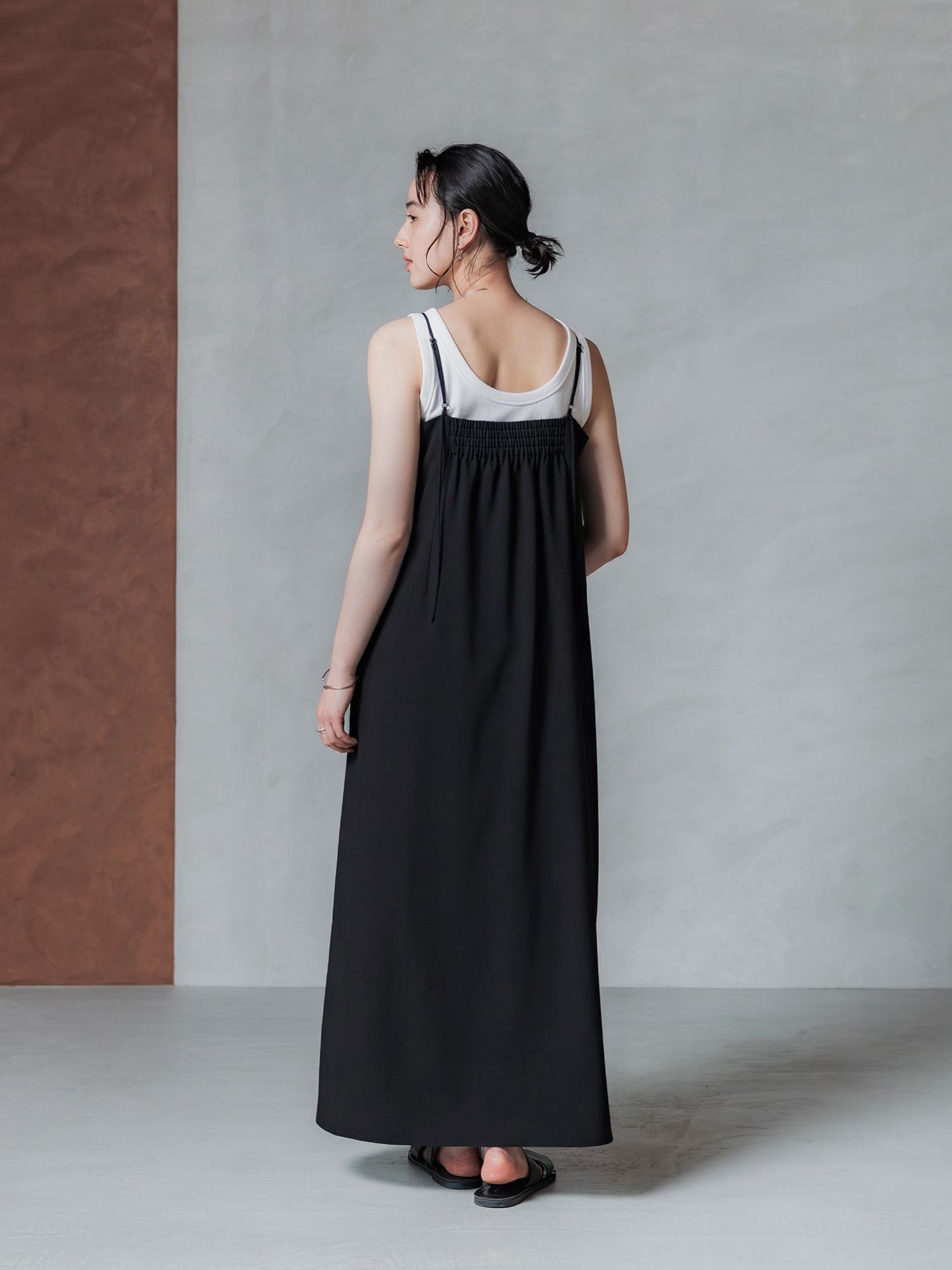 H173 B83 W66 H96 / 着用サイズ : サンプル