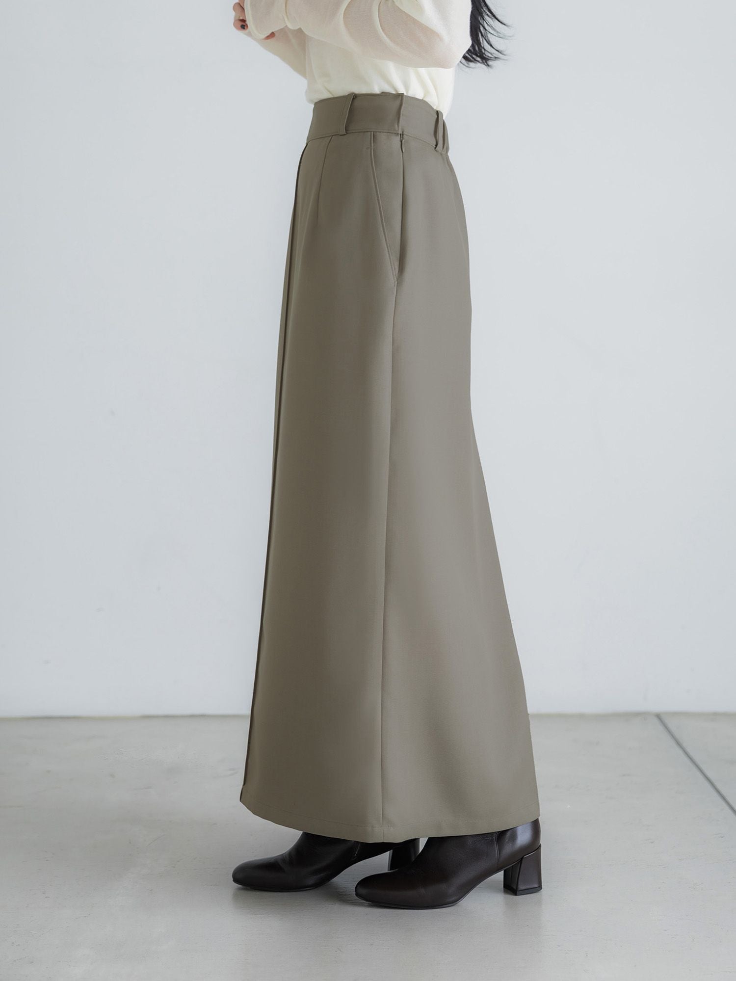 H170 B78 W59 H85 / 着用サイズ : サンプル