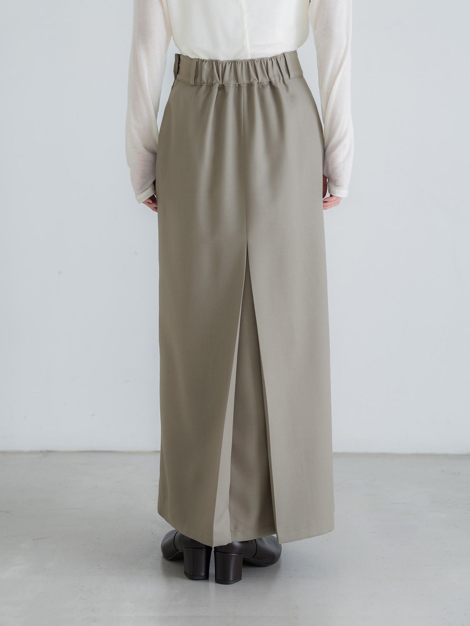 H170 B78 W59 H85 / 着用サイズ : サンプル