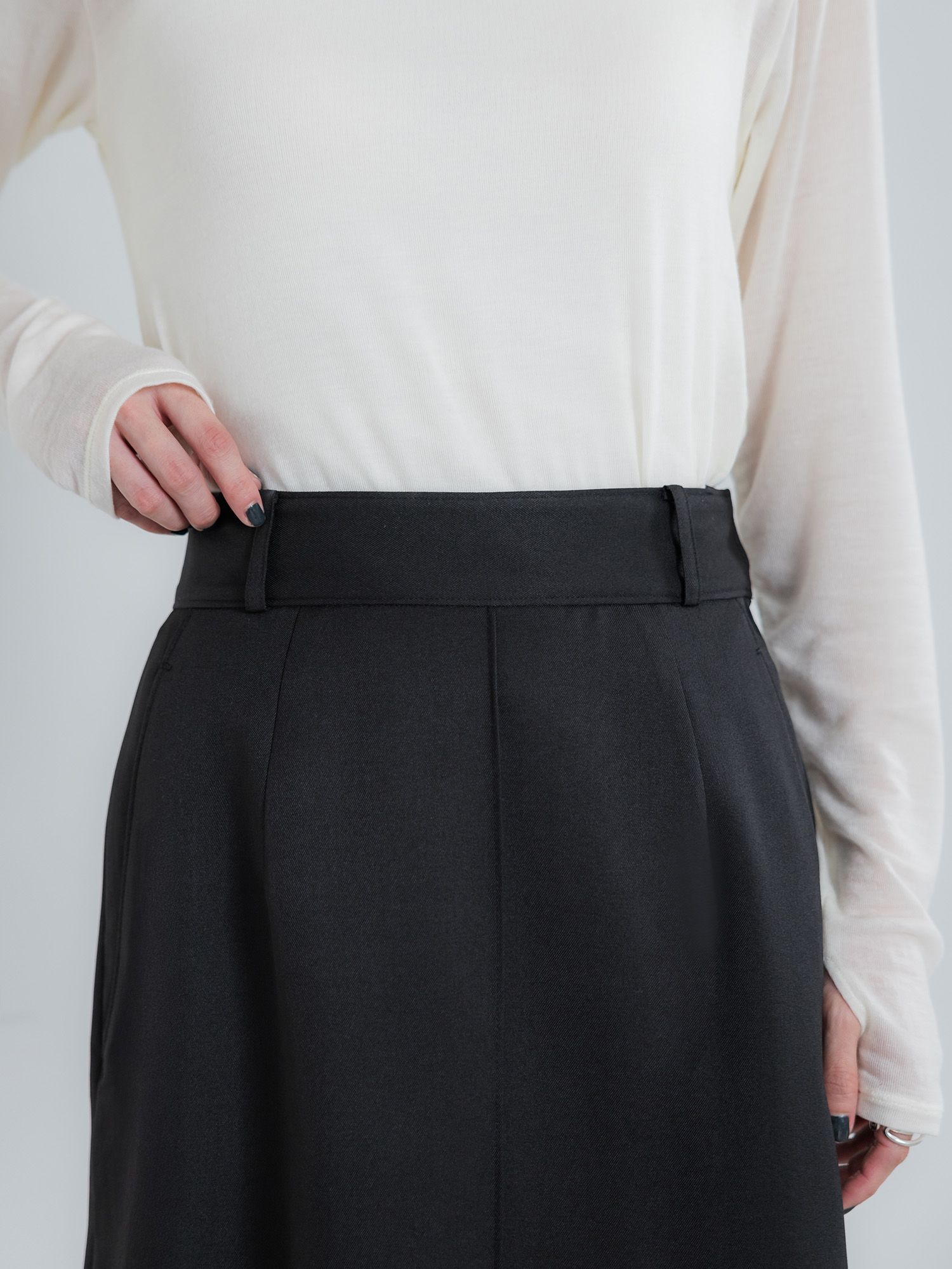 H170 B78 W59 H85 / 着用サイズ : サンプル