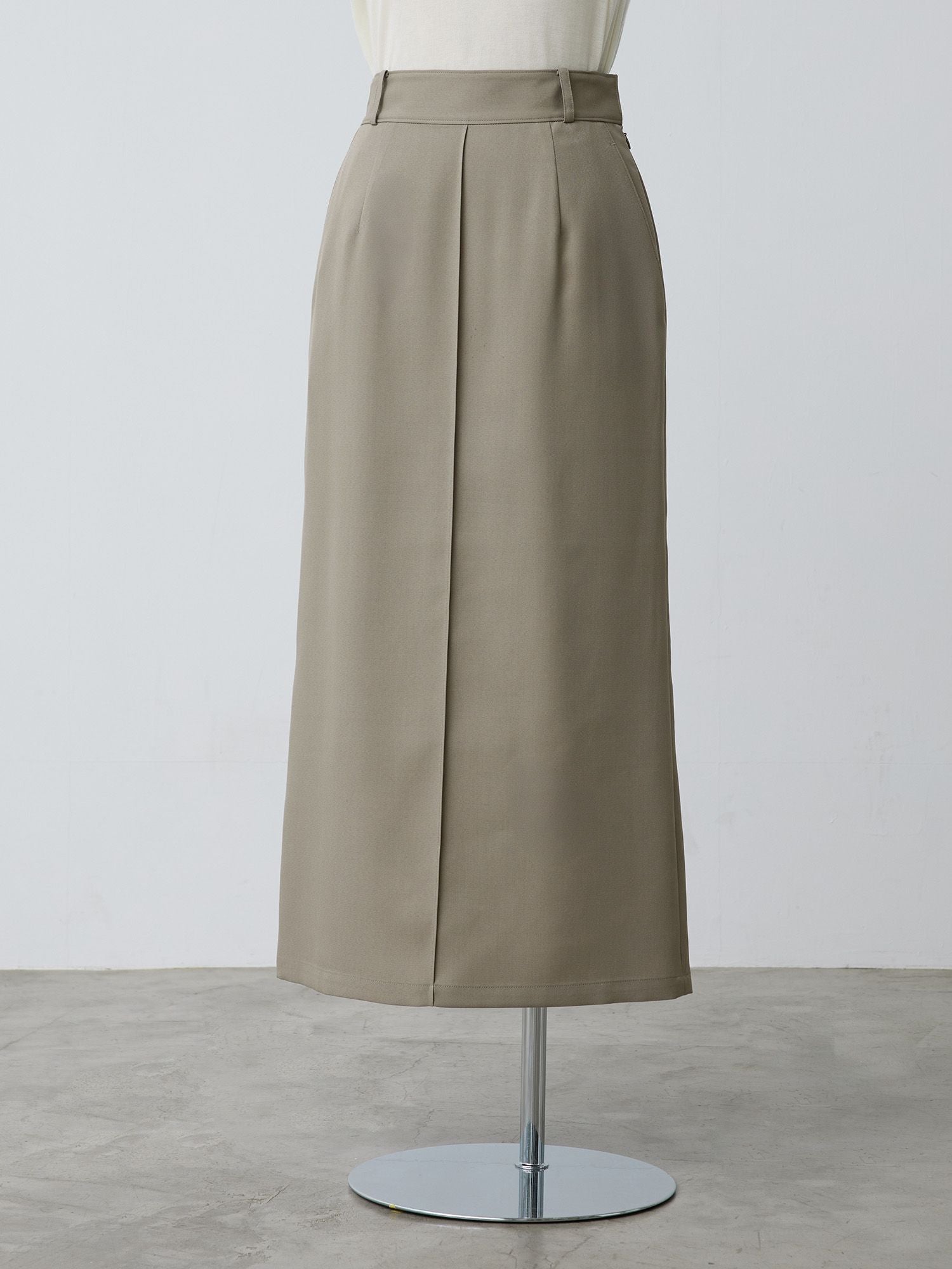 バックタックナロースカート