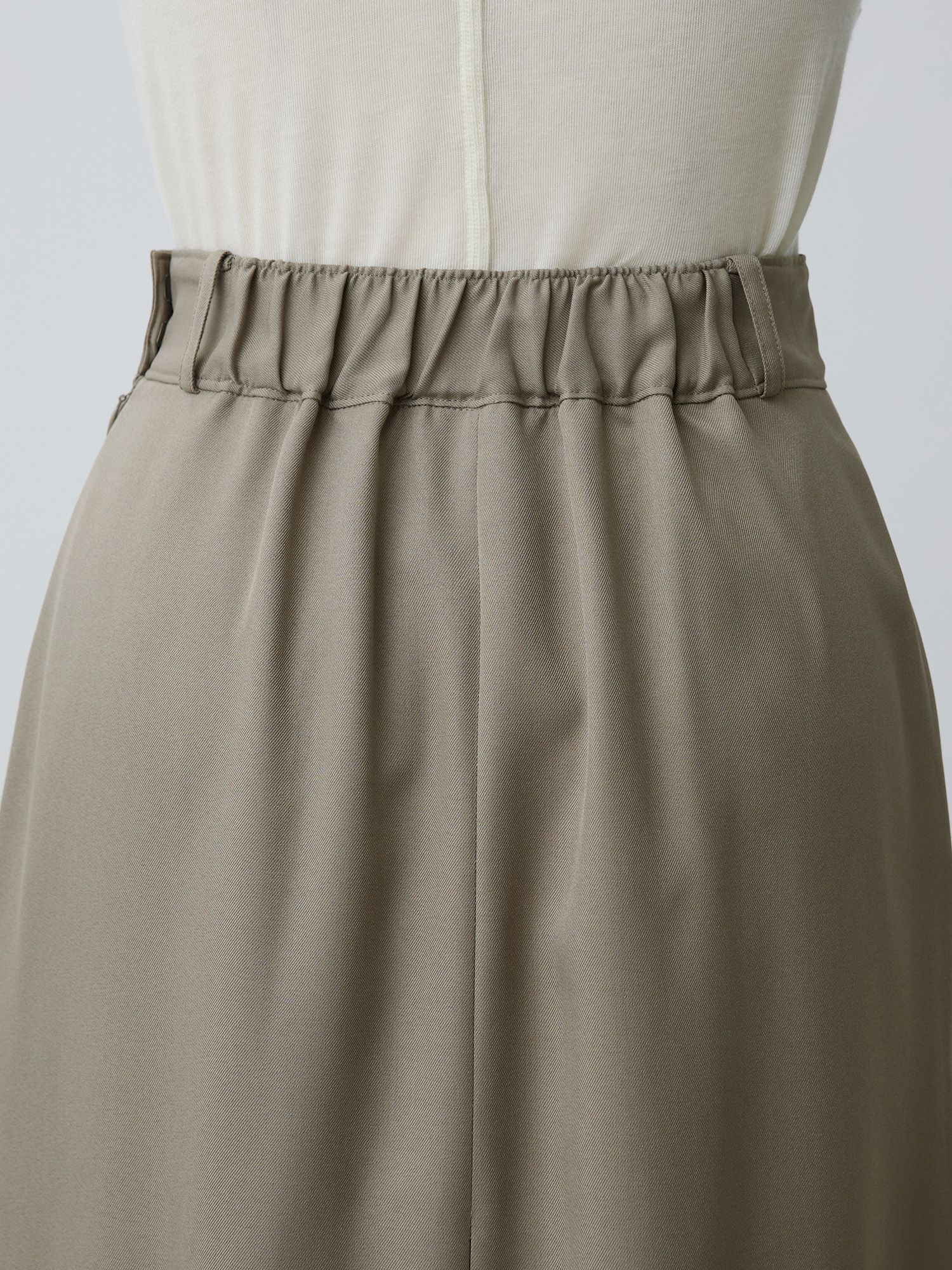 バックタックナロースカート