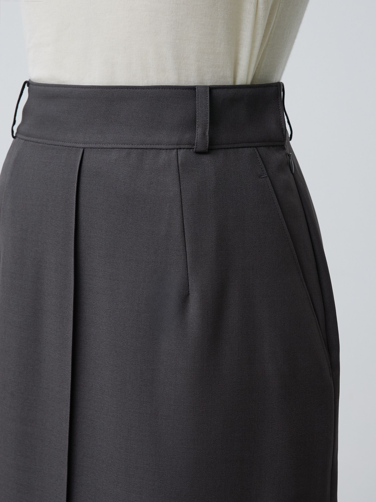 バックタックナロースカート