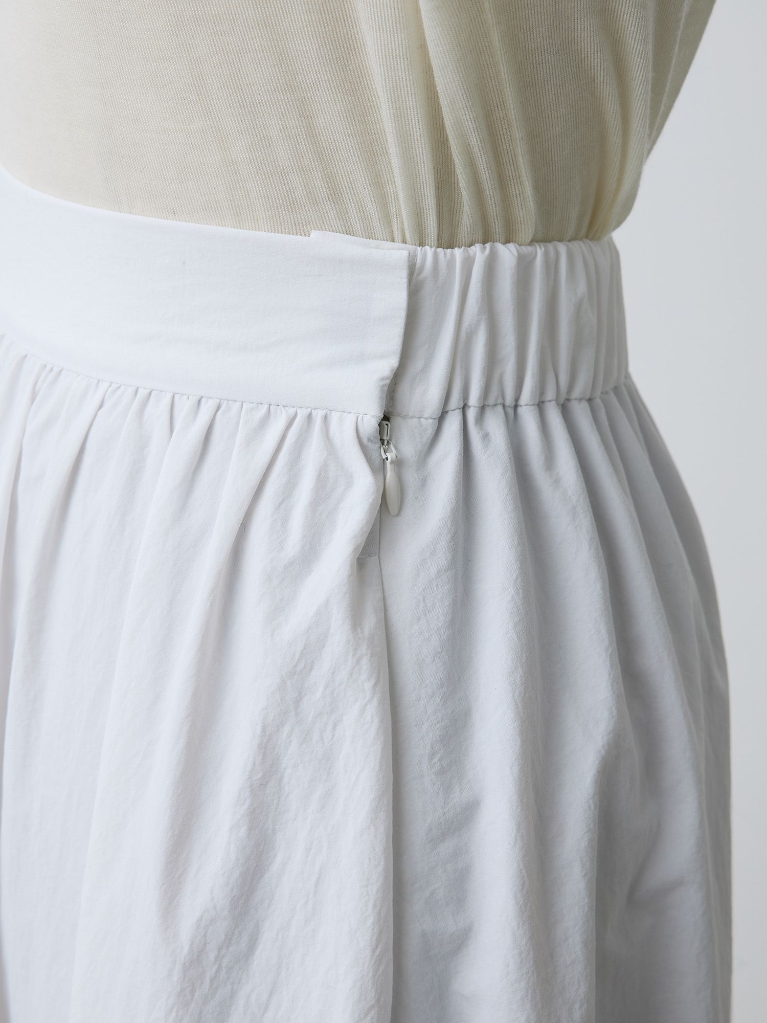 ナイロンドレープマキシスカート