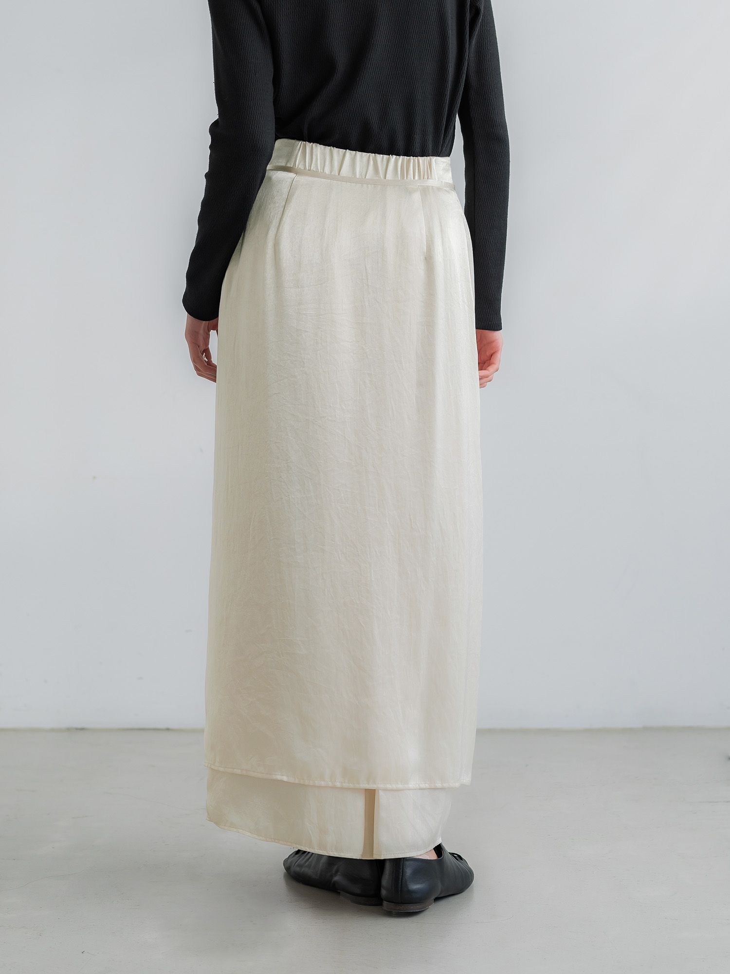 H172 B77 W56.5 H84.5 / 着用サイズ : サンプル